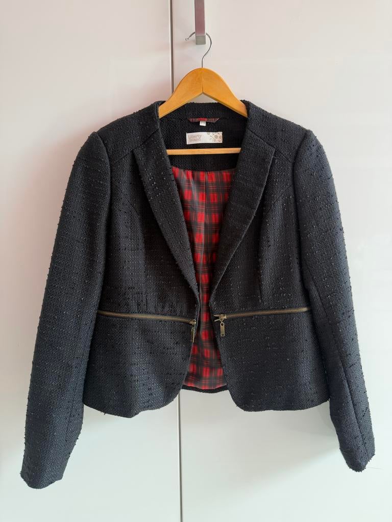 Zwarte blazer met ritsdetails en geruite voering, Maat 38/40 (M), Zwart, Ophalen of Verzenden, Zo goed als nieuw