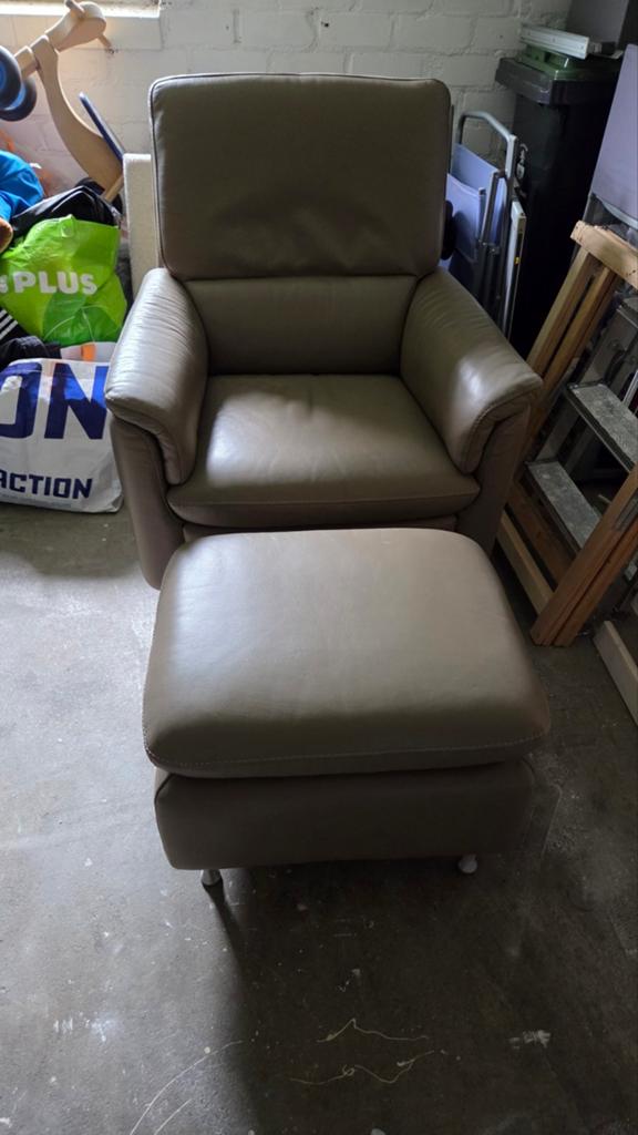 Z.g.a.n fauteuil met hooker, Huis en Inrichting, Fauteuils, Ophalen of Verzenden, Zo goed als nieuw, 50 tot 75 cm, Leer