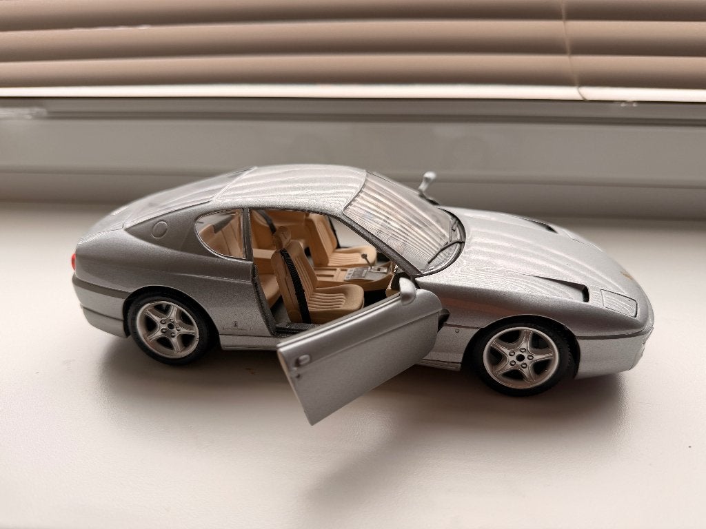 Bburago Ferrari 456 GT 1992 Grijs schaal 01:18, Hobby en Vrije tijd, Modelauto's | 1:18, Ophalen, Zo goed als nieuw, Auto, Bburago