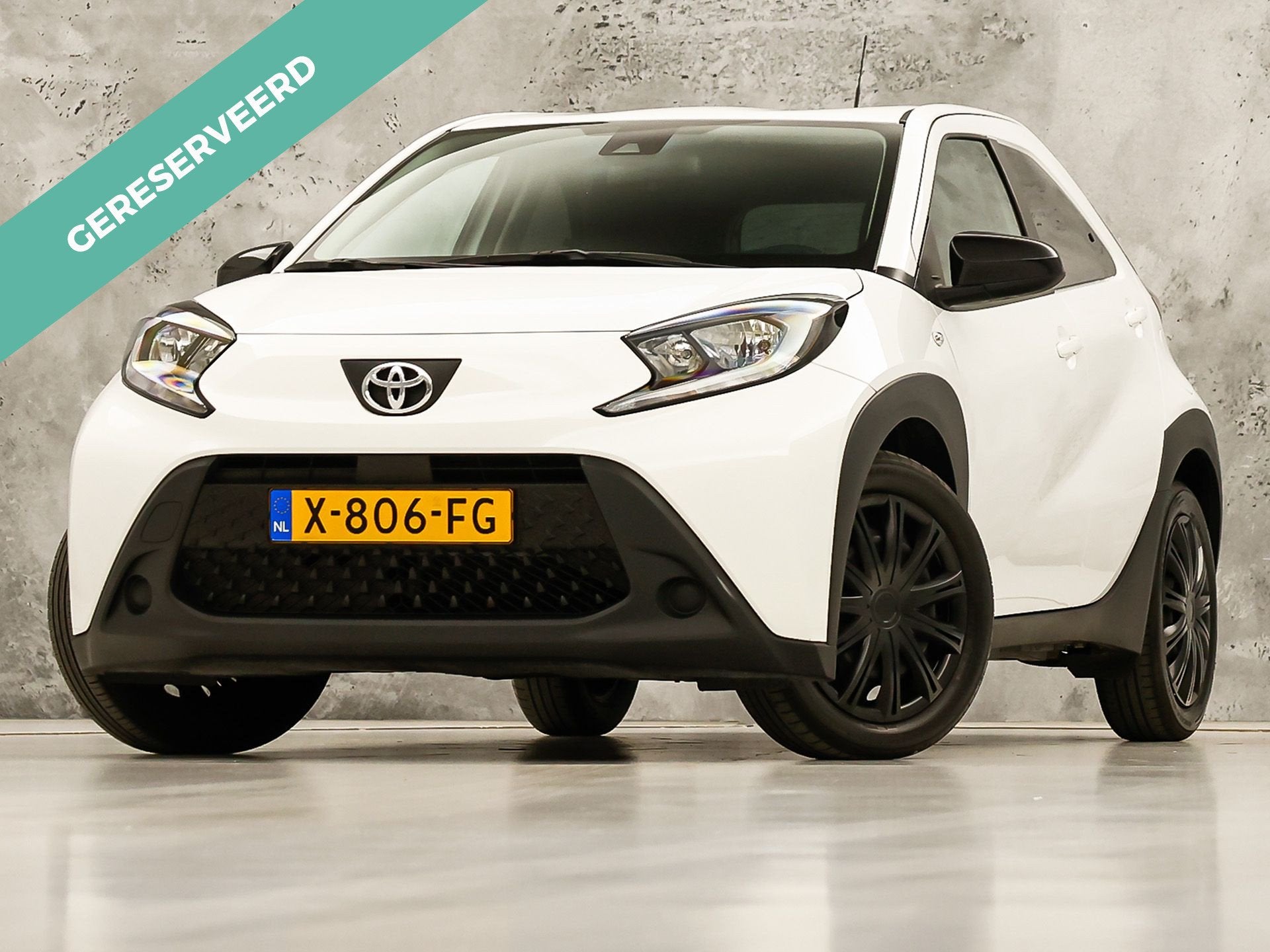 Toyota Aygo 1.0 VVT-i MT Play (APPLE CARPLAY, NAVIGATIE, GET, Auto's, 12 maanden, Stof, Gebruikt, 920 kg