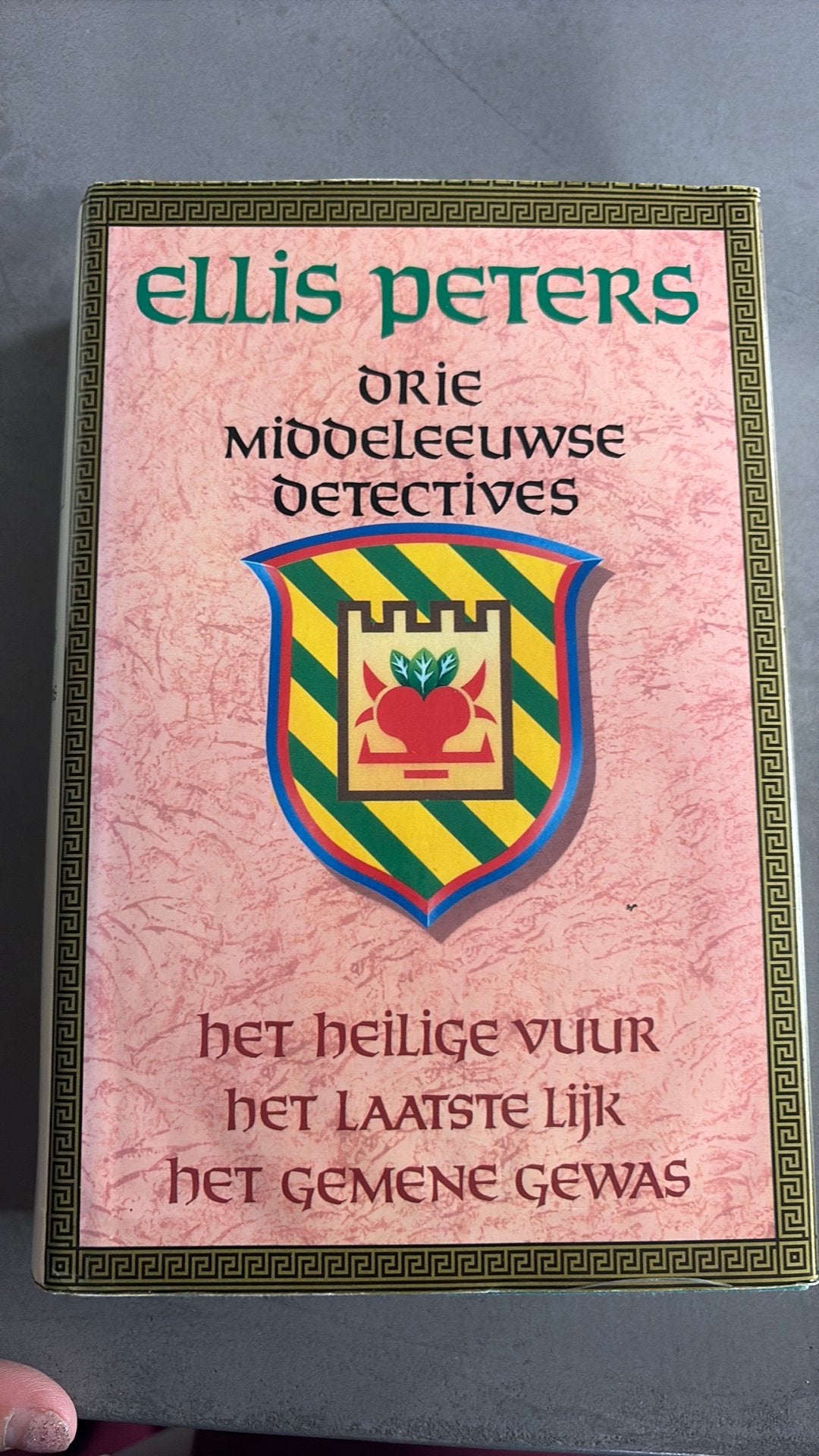 Ellis Peters - Drie Middeleeuwse Detectives, Boeken, Detectives, Ophalen of Verzenden, Gelezen