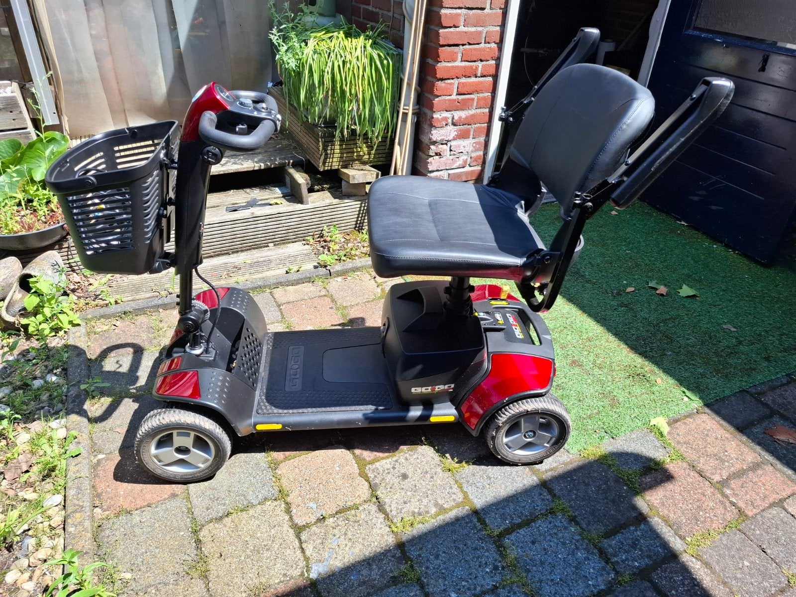 Te koop scoetmobiel  zeer weinig gebruikt, Ophalen