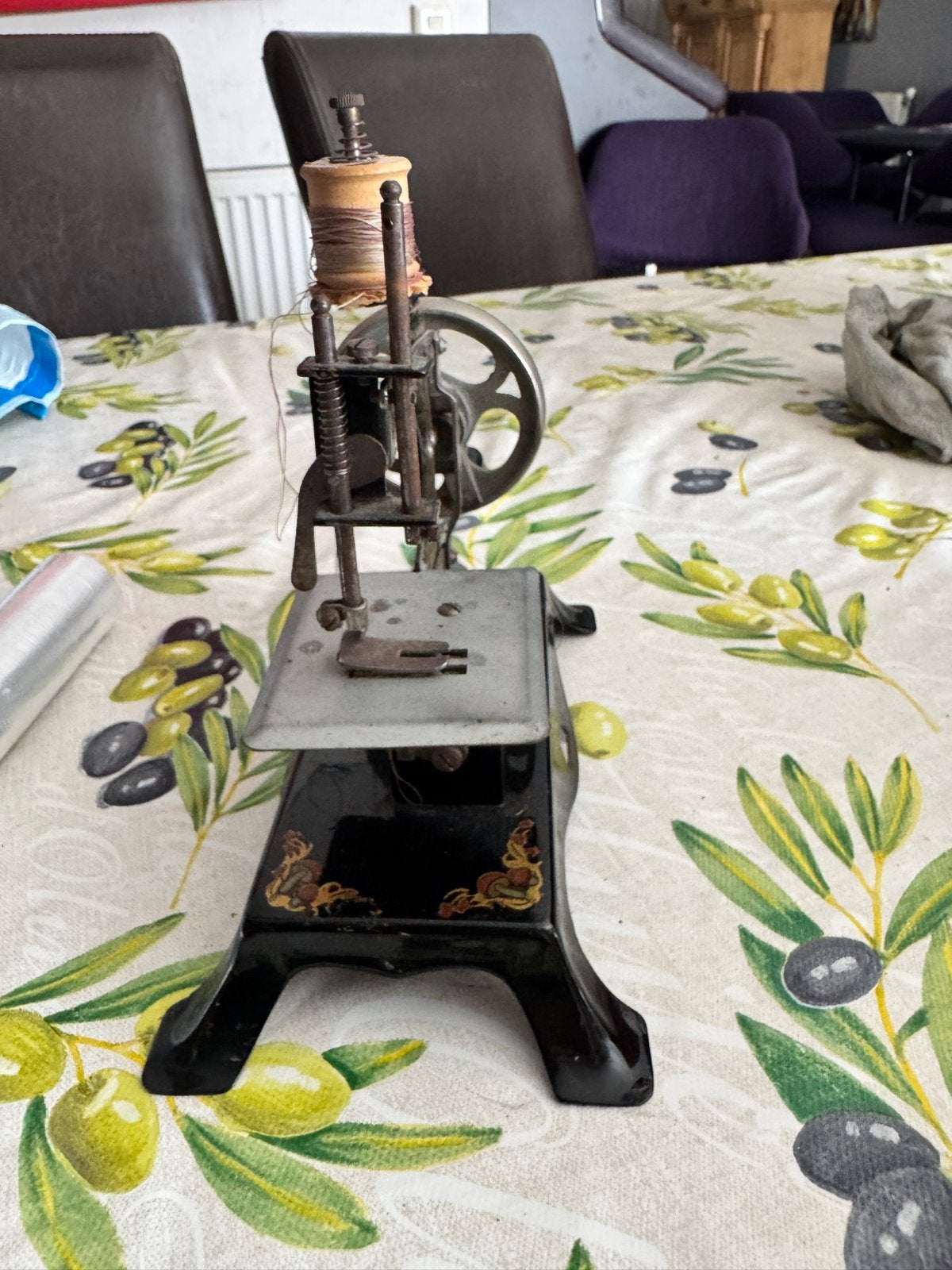 Antieke Casige kinder naaimachine - decoratief, Ophalen of Verzenden