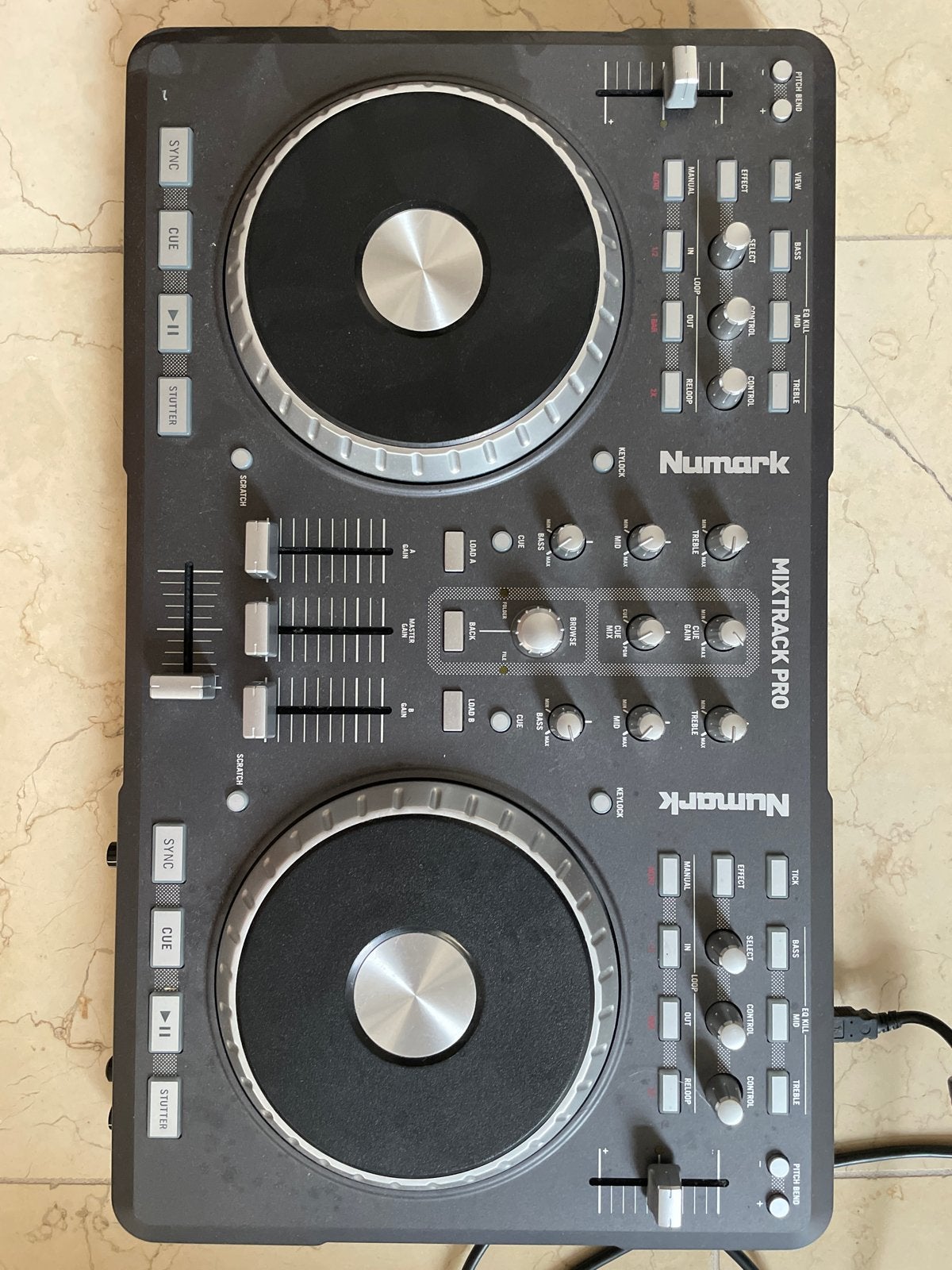 Numark Mixtrack Pro DJ draaitafel - Zo goed als nieuw, Muziek en Instrumenten, Ophalen, Zo goed als nieuw, Dj-set, Numark
