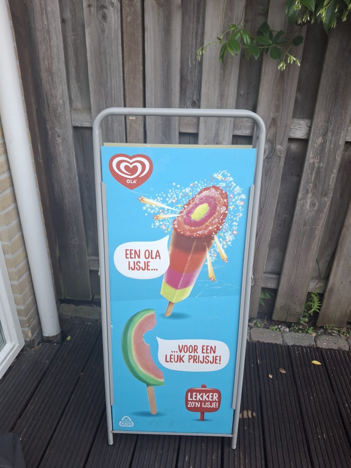 Ola ijs reclamebord met standaard, Ophalen, Gebruikt, Reclamebord
