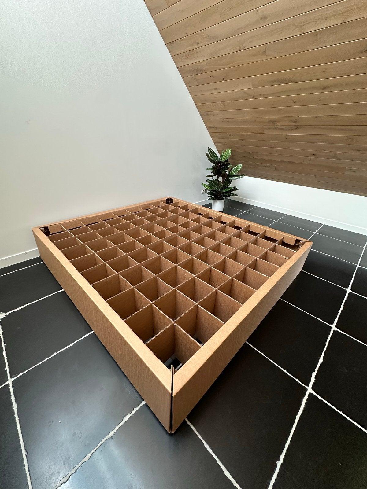 Kartonnen bed 160x200 en 180x200 - Stevig & Lichtgewicht, Ophalen, Overige materialen, Bruin, Tweepersoons