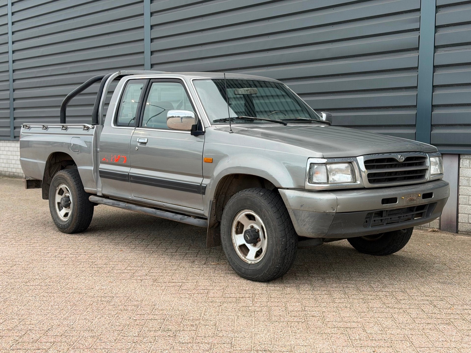 Mazda B-serie 2.5 D SDX Cab Plus 4X4 pickup export, Auto's, Overige modellen, 4 cilinders, 2000 kg, Origineel Nederlands