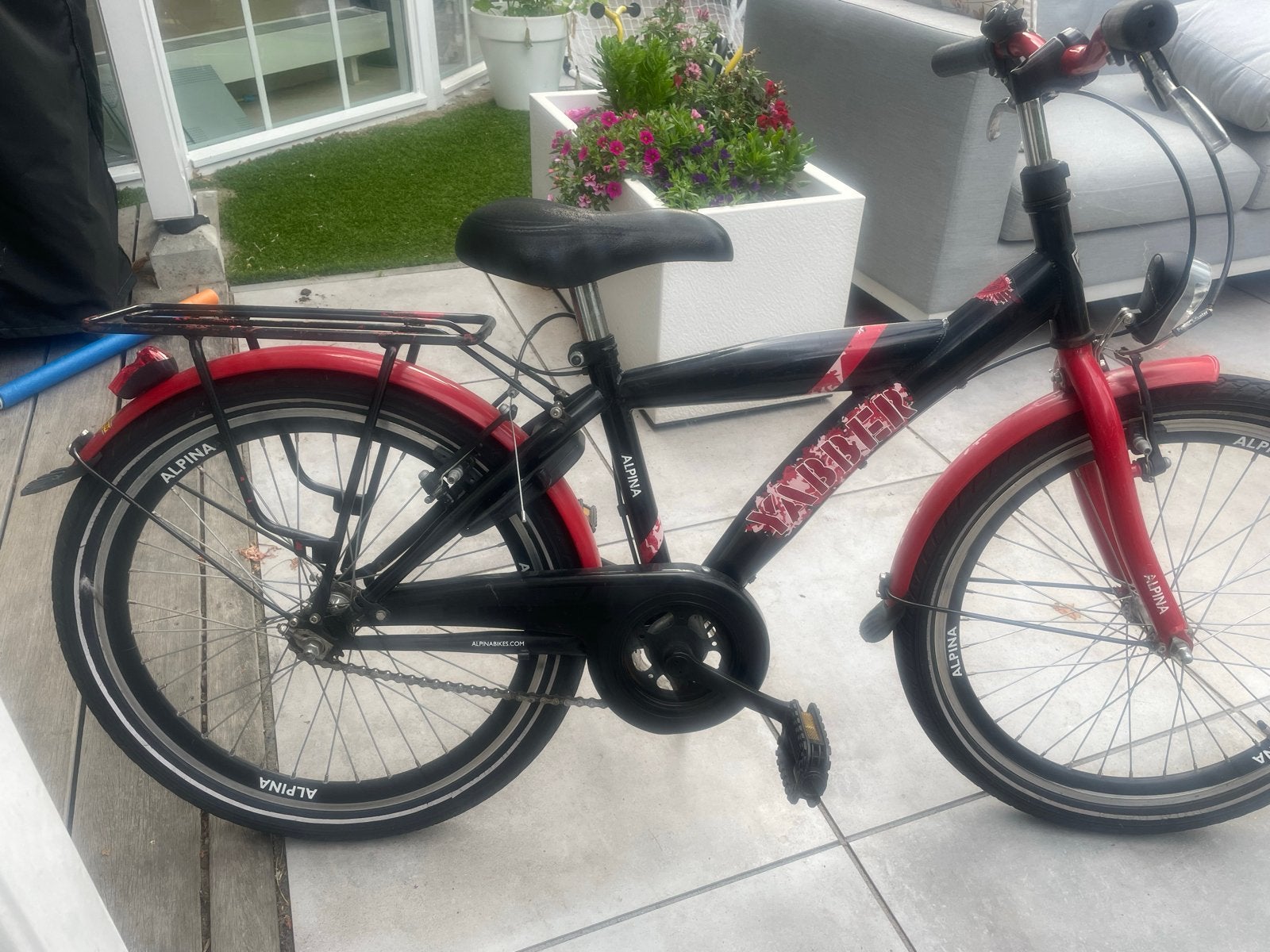 Alpina kinderfiets 22 inch - Zwart/Rood, Ophalen, Gebruikt, Velgrem, 20 inch of meer
