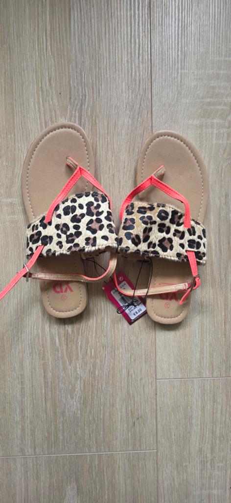 Primark slippers met luipaardprint en neonroze bandjes, Kleding | Dames, Schoenen, Slippers, Overige kleuren, Primark, Nieuw