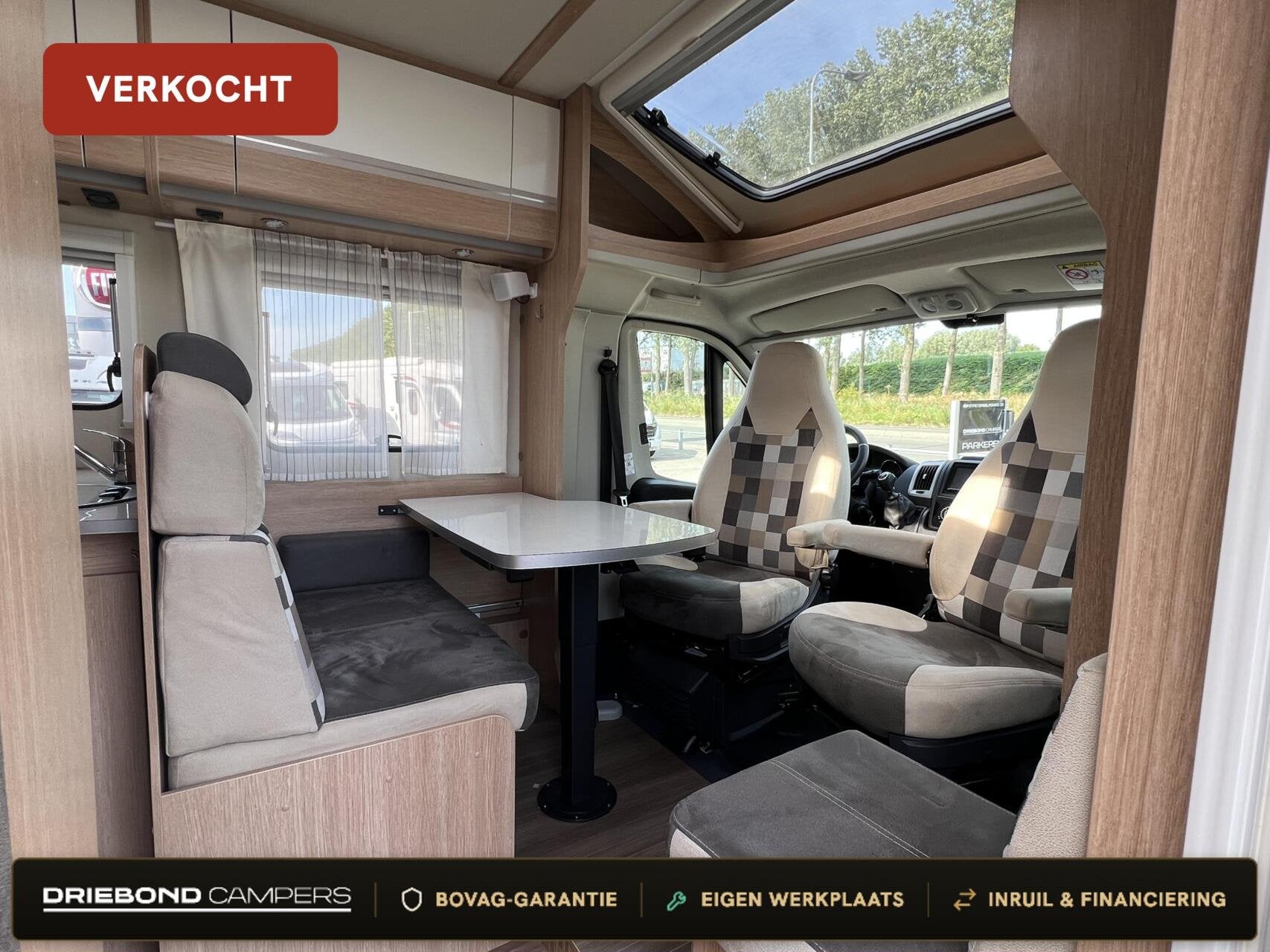 Sunlight T69 S Queensbed Luifel Schotel Zonnepaneel Lithium, Sunlight, Airconditioning, 6 tot 7 meter, Bedrijf