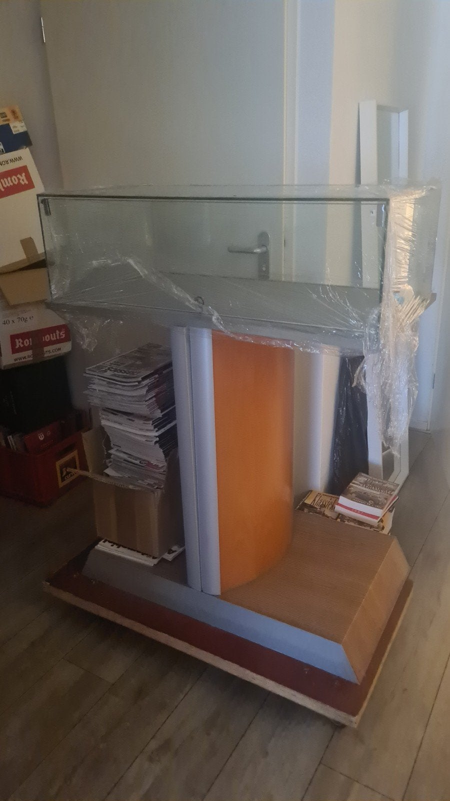 Mooie vitrine kast van oud Alfa Romeo dealer, Ophalen, 25 tot 50 cm, 50 tot 100 cm
