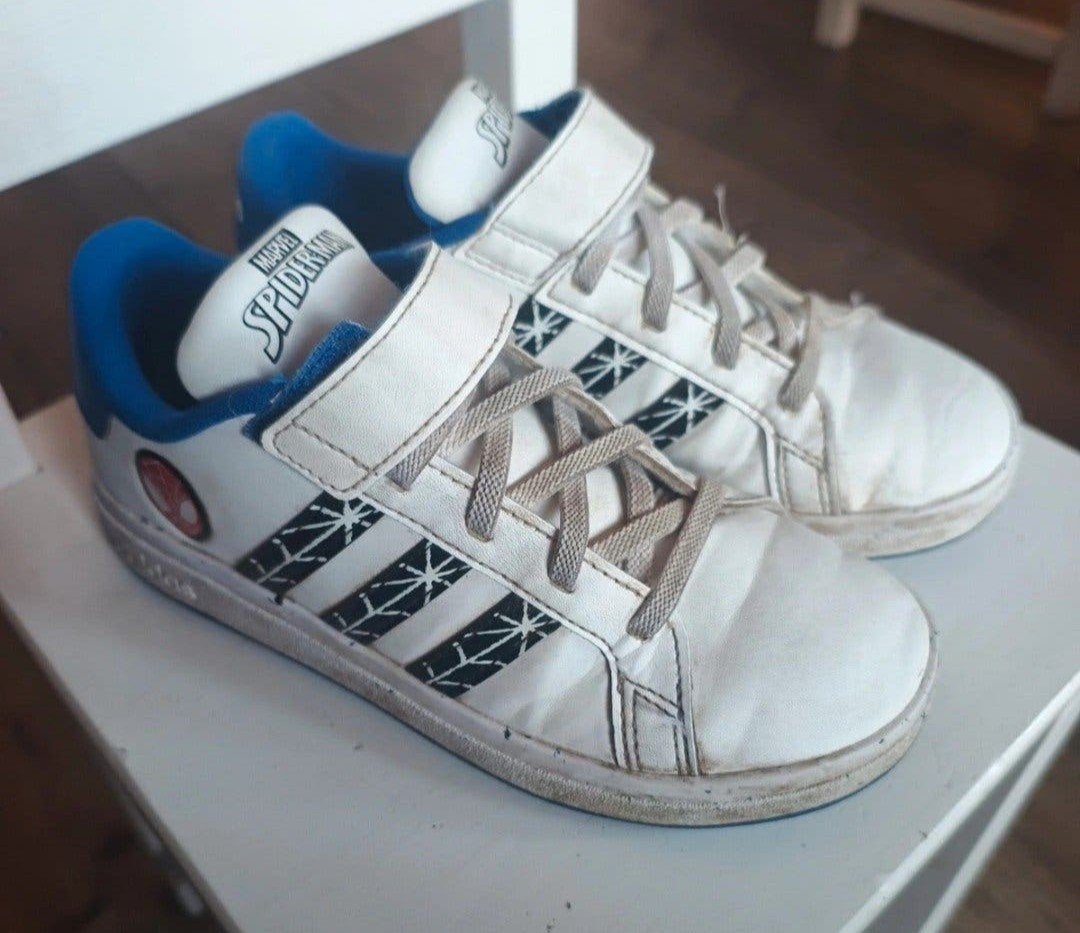Adidas Spiderman schoenen (maat 33,5), Ophalen of Verzenden, Jongen, Schoenen