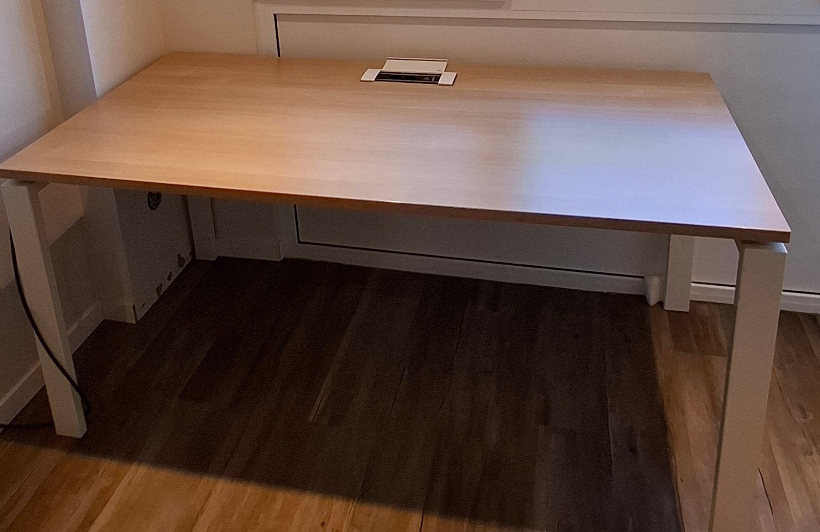 kantoor bureau  met geïntegreerde stopcontact USB, Ophalen, 160 cm, Gebruikt, Spaanplaat of MDF