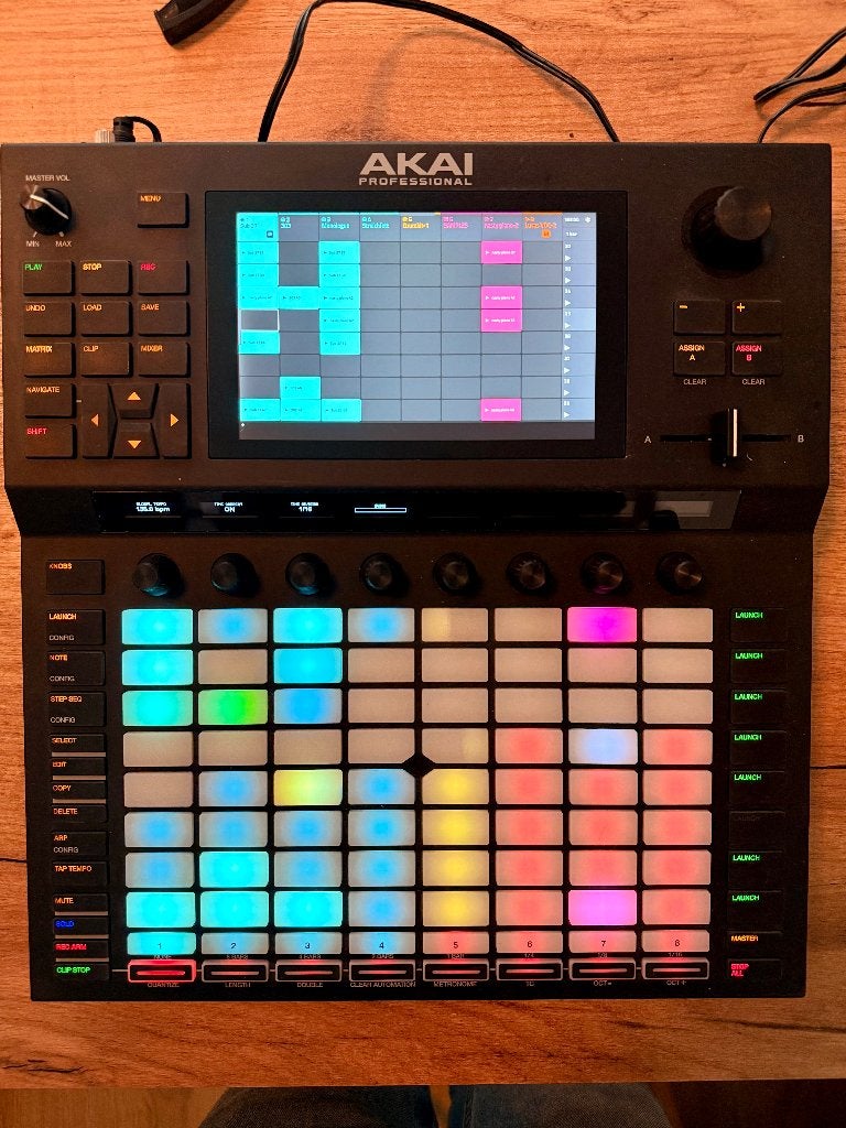 Akai Force met 480GB SSD en Flavor Pro plugin, Ophalen of Verzenden, Zo goed als nieuw
