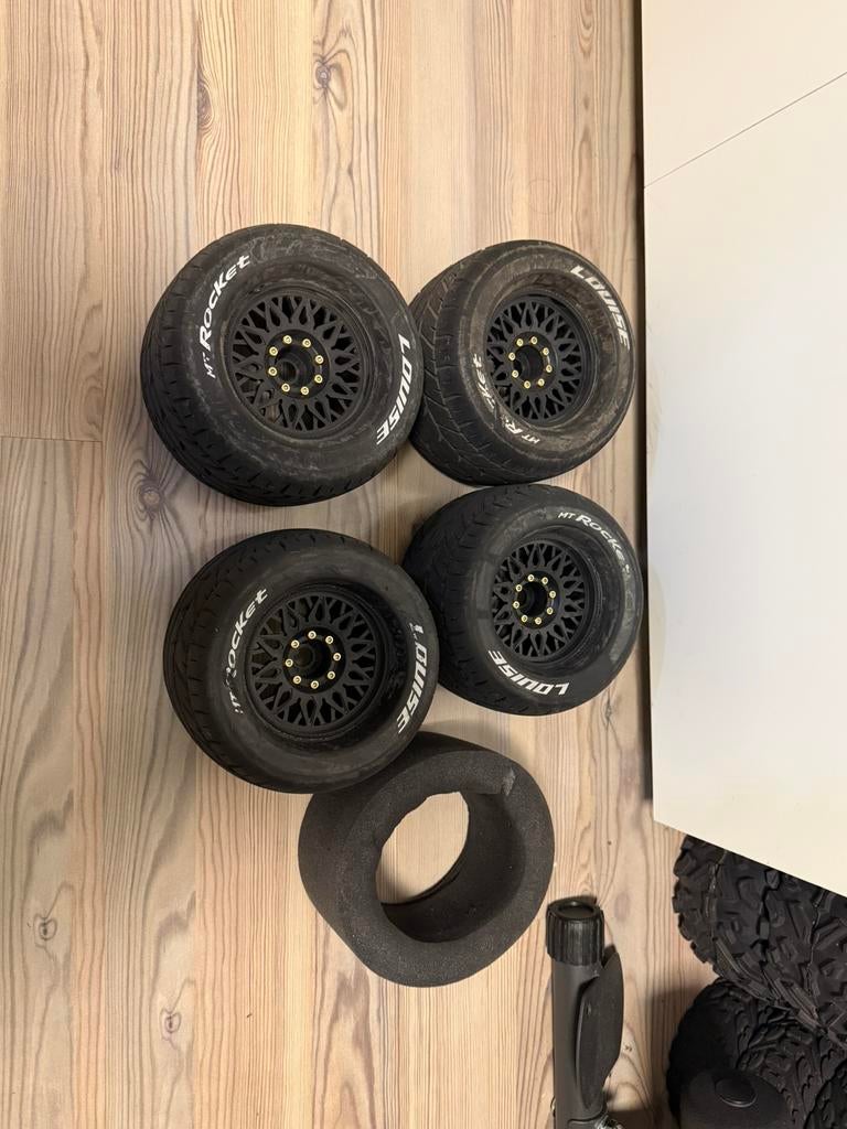 Louise tires, Elektro, Ophalen of Verzenden, Zo goed als nieuw, Auto onroad
