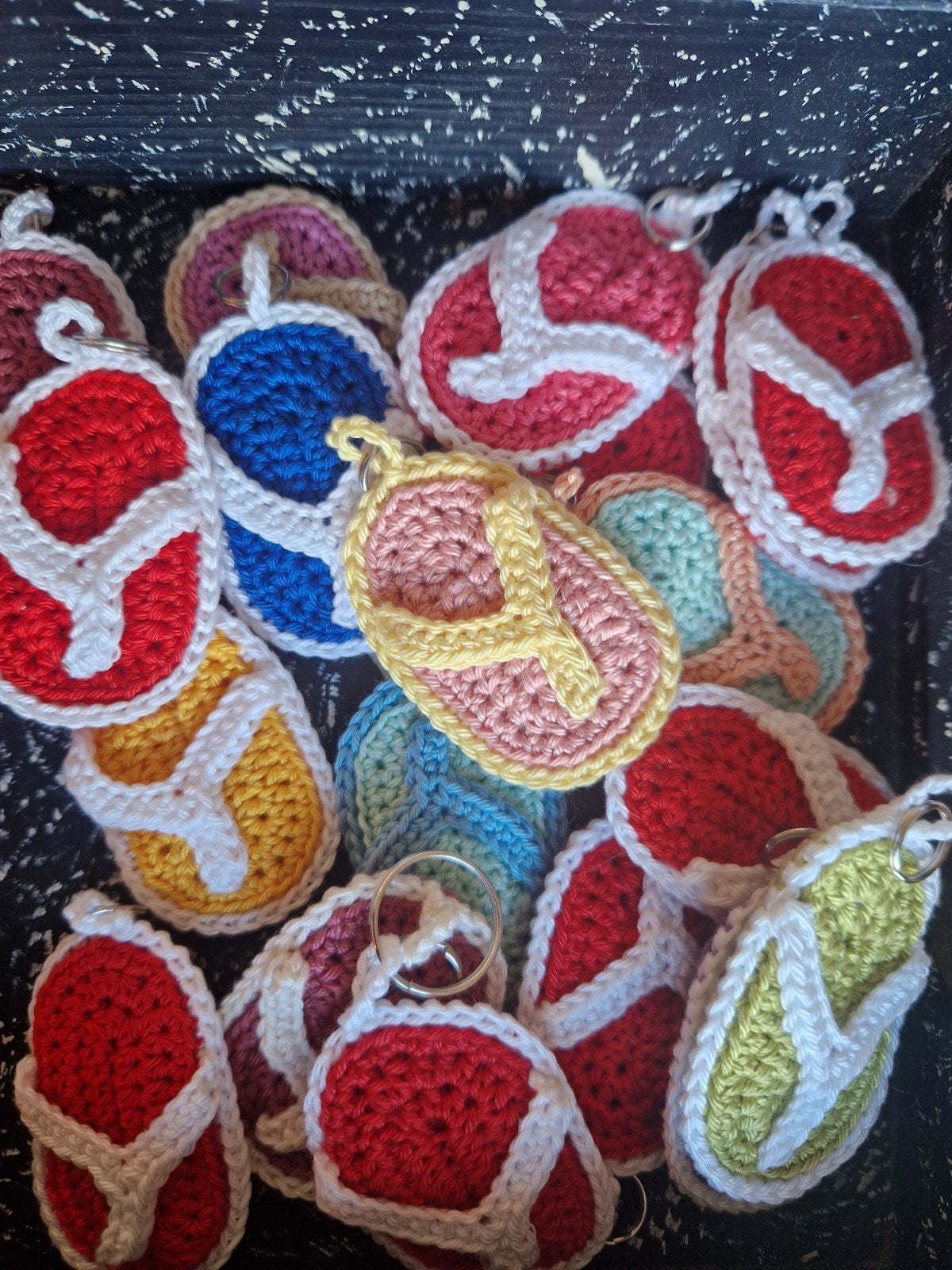 Gehaakte Slipper sleutelhangers, Hobby en Vrije tijd, Knutselen, Textiel, Nieuw, Meerkleurig, Ophalen of Verzenden