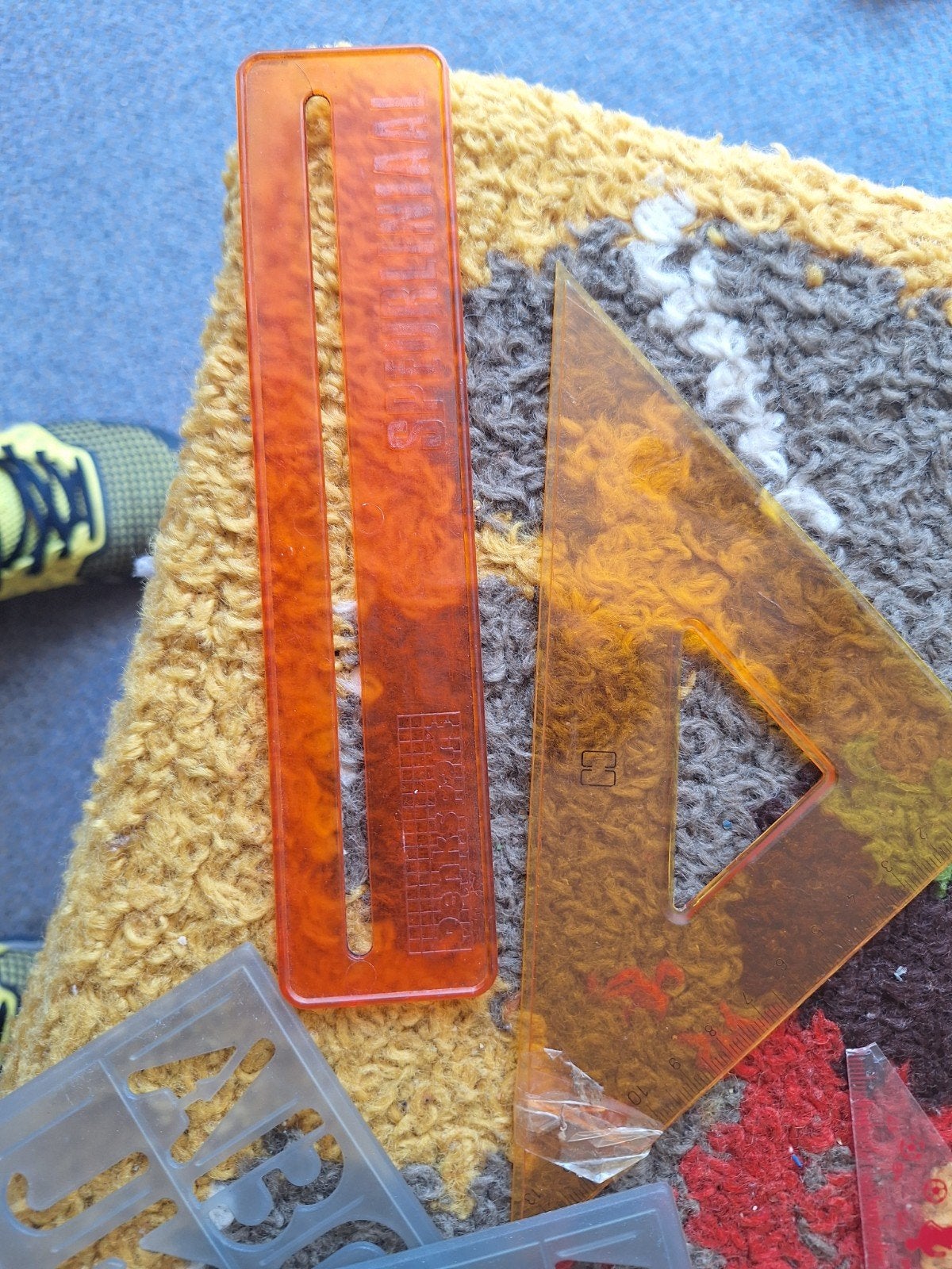 Tekentafel met diverse tekensjablonen en pennen, Ophalen of Verzenden, Gebruikt, Minder dan 130 cm