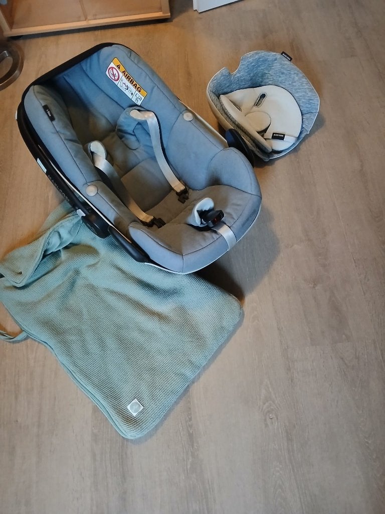 Gratis: Maxi Cosi Pebble Pro i-size Essential Grey, Ophalen, Autogordel of Isofix, Gebruikt, 0 t/m 13 kg