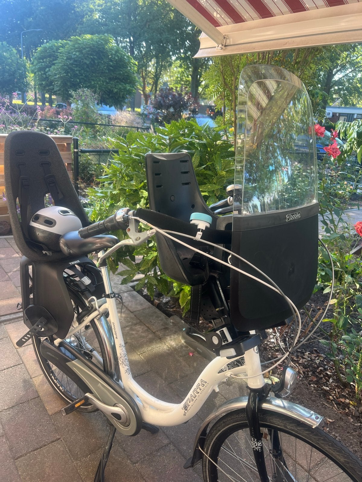 Thule Yepp Maxi en Bobike voorzitje met windscherm, Ophalen, Achterzitje, 0 t/m 13 kg, Gebruikt