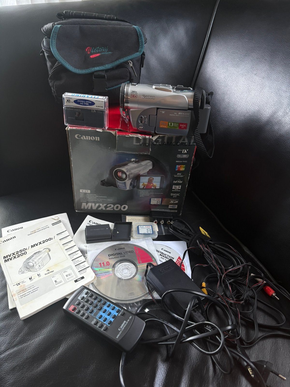 Canon MVX200 digitale camcorder in de originele verpakking, Canon, 20x of meer, Ophalen of Verzenden, Geheugenkaart