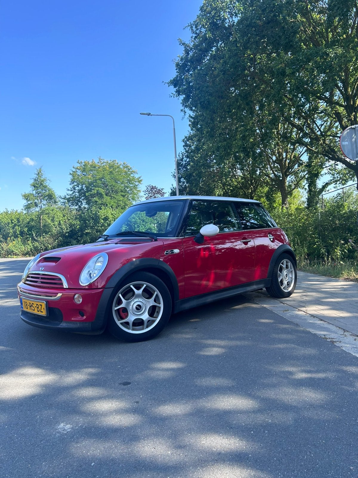 Mini 1.6 16V Cooper S 2005 Rood, Voorwielaandrijving, Zwart, 4 cilinders, 4 stoelen