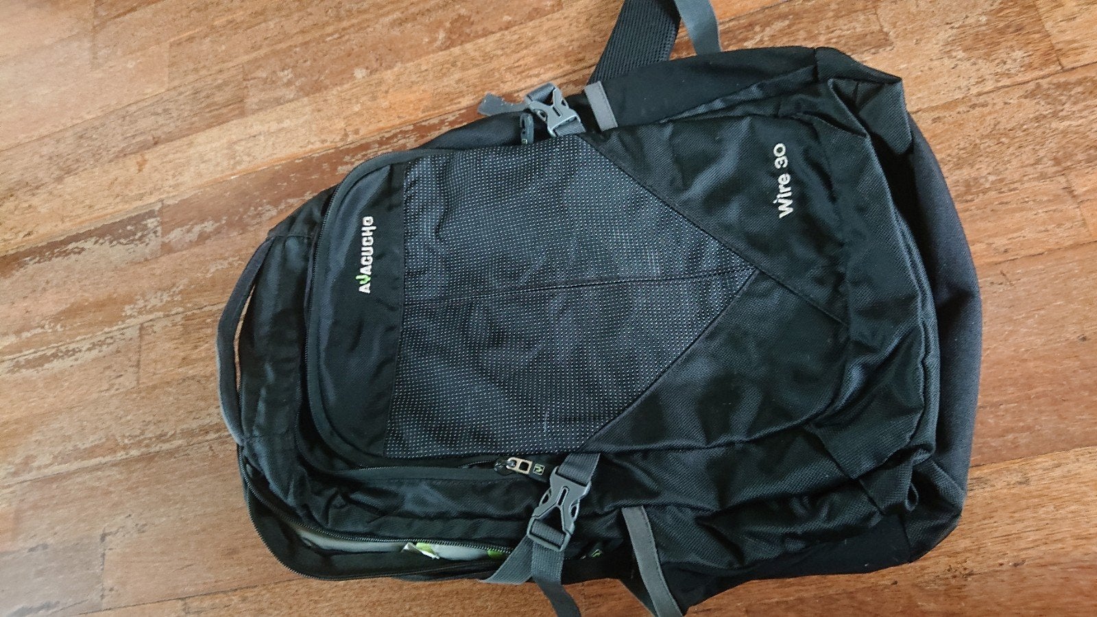 Zwarte rugzak Wire 30 - ayacucho Ideaal voor trekking, Gebruikt, 25 tot 40 cm, Ophalen of Verzenden, Trekking
