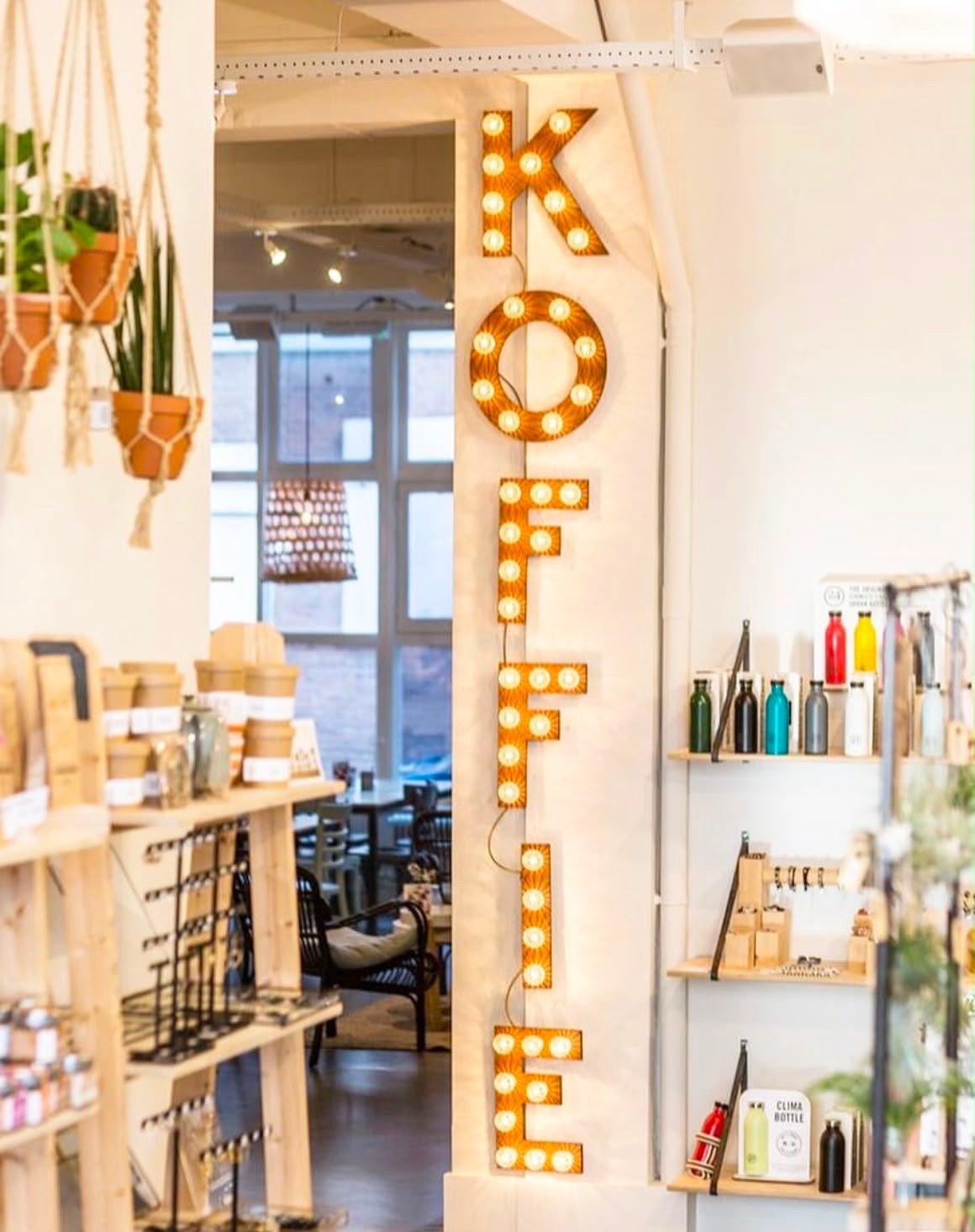 Houten letters met lampen - 'KOFFIE' decoratie, Huis en Inrichting, Lampen | Overige, Ophalen, Gebruikt, Hout, Bruin