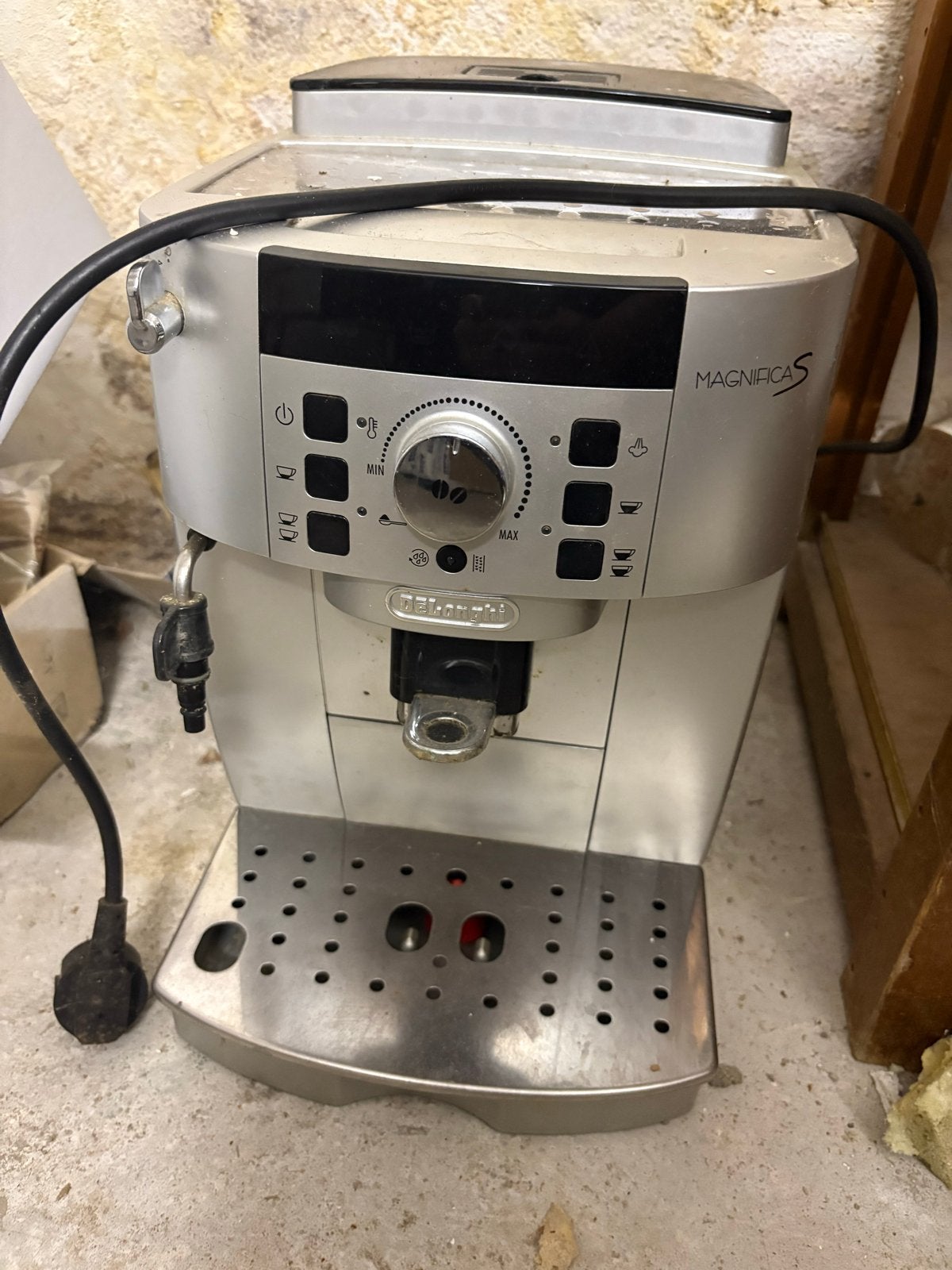 Defecte De'Longhi Magnifica S koffiemachine - voor onderdele