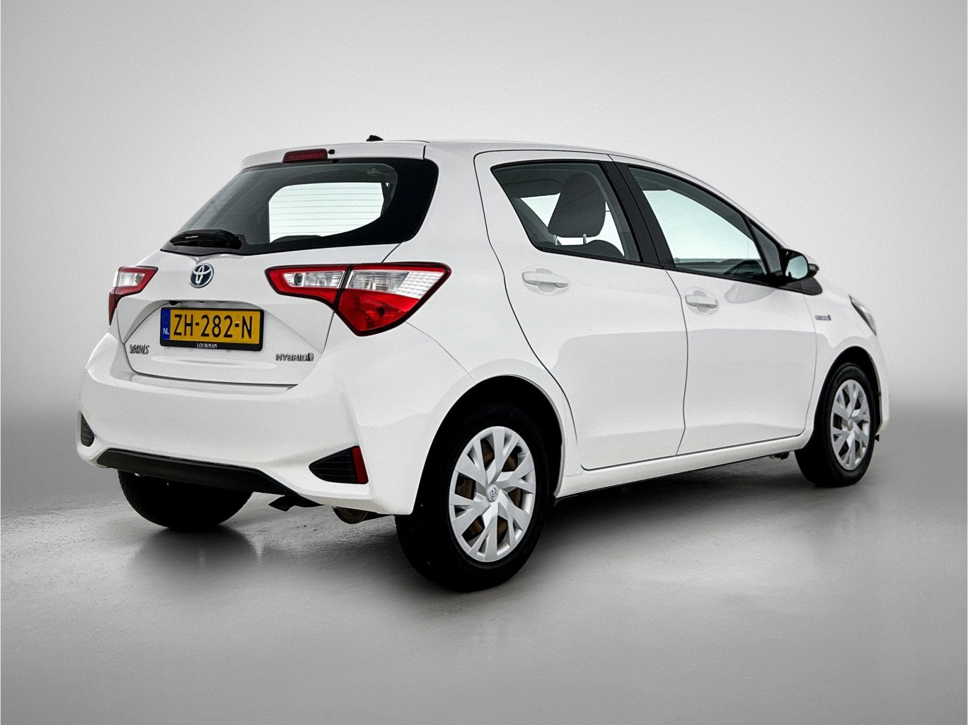 Toyota Yaris 1.5 Hybrid Active (bj 2019, automaat), 12 maanden, 4 cilinders, Origineel Nederlands, Bedrijf