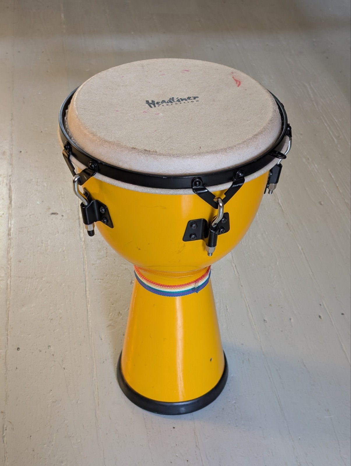 Djembe Hemline 
Leuke djem, Muziek en Instrumenten, Percussie, Verzenden, Gebruikt, Trommel