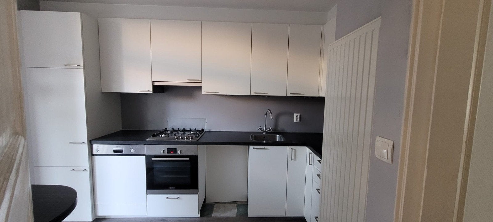 ​Complete L-keuken met schiereiland en Bosch apparatuur, Ophalen, Gebruikt, Wit, Hoekkeuken