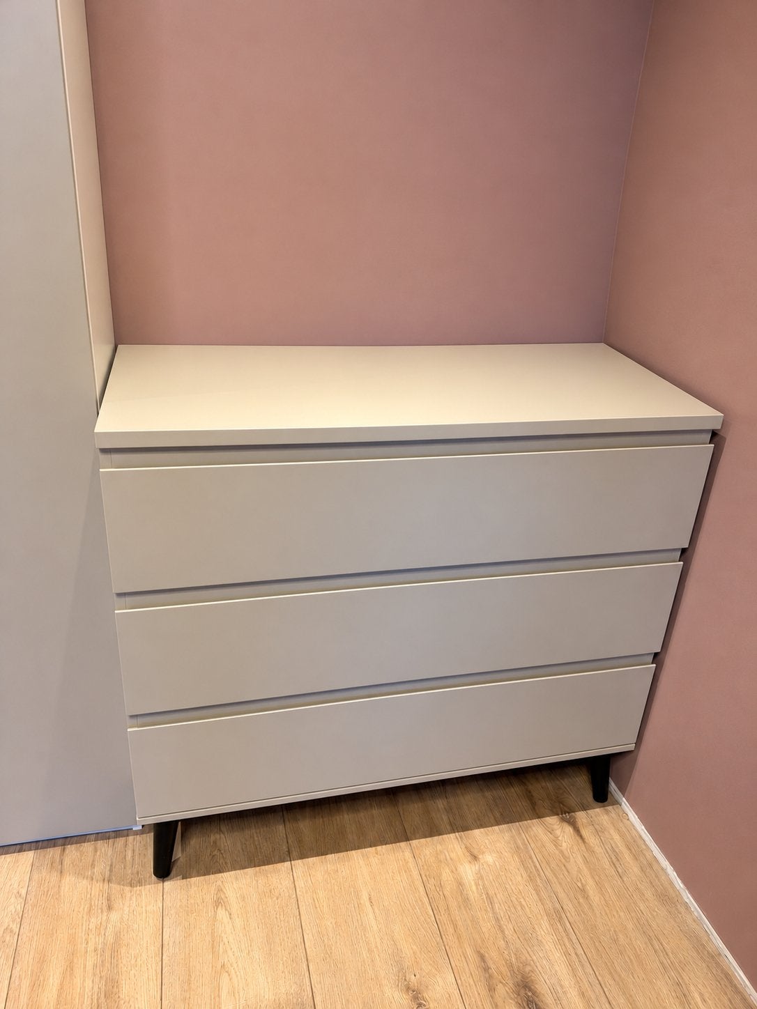 Commode Clay met Zwarte Pootjes - Zeer Netjes, Ophalen, 50 tot 70 cm, Zo goed als nieuw, 75 tot 100 cm