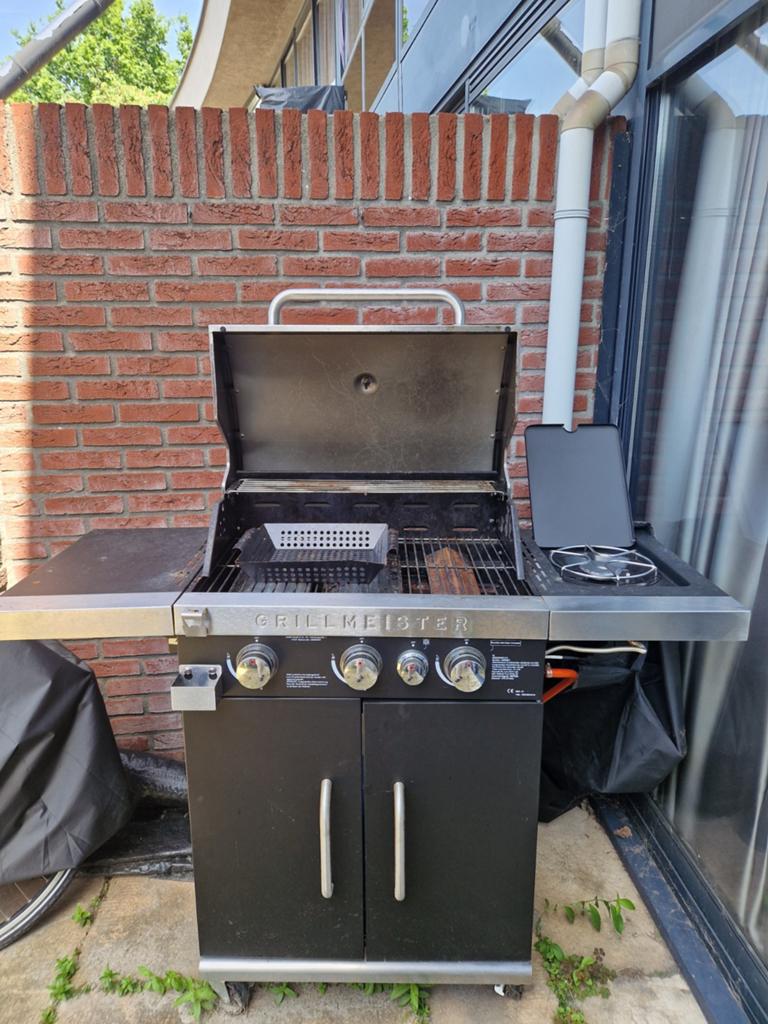 Grillmeister gasbarbecue met zijbrander en gasfles, Ophalen, Gebruikt, Grillmeister