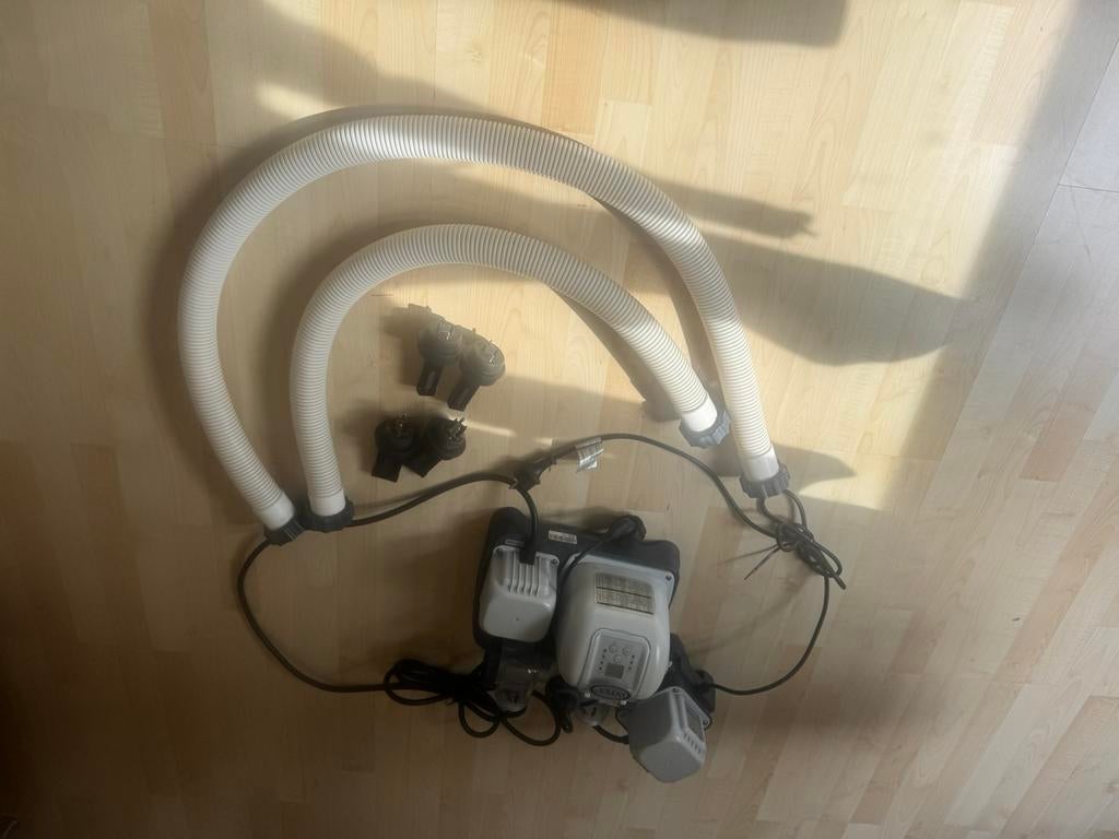 Te koop: Zandfilterpomp, zoutsysteem, skimmer en trap, Tuin en Terras, Zwembad-toebehoren, Ophalen, Gebruikt, Zwembadpomp