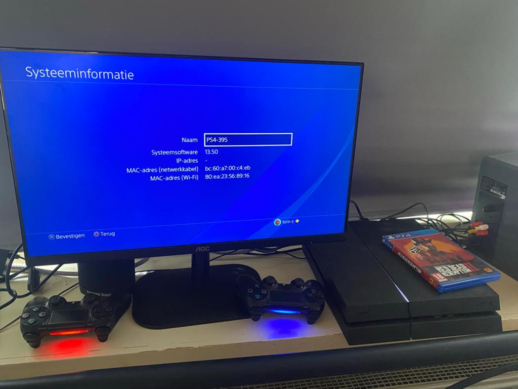 PlayStation 4 500GB + Monitor AOC 24” en 2 controllers, Ophalen, Met 2 controllers, Zo goed als nieuw, Original