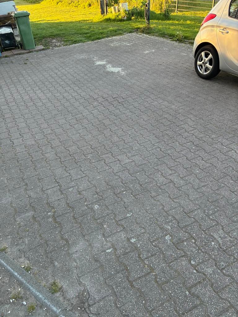 Gebruikte betonnen klinkers (h-profiel)voor oprit of terras, Tuin en Terras, Tegels en Klinkers, Ophalen, Gebruikt, Klinkers, 10 m² of meer