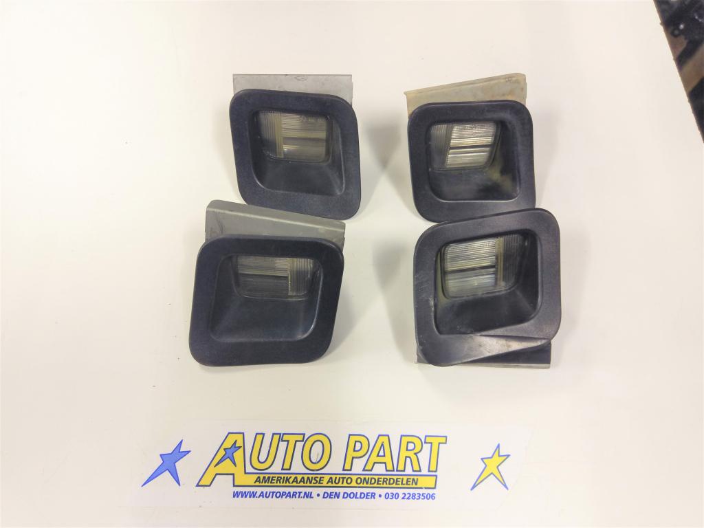 Dodge Ram pickup kentekenverlichting 2002-2018, Gebruikt, PO Box 21-8004 | Auburn Hills, MI 48321-8004, Amerikaanse onderdelen