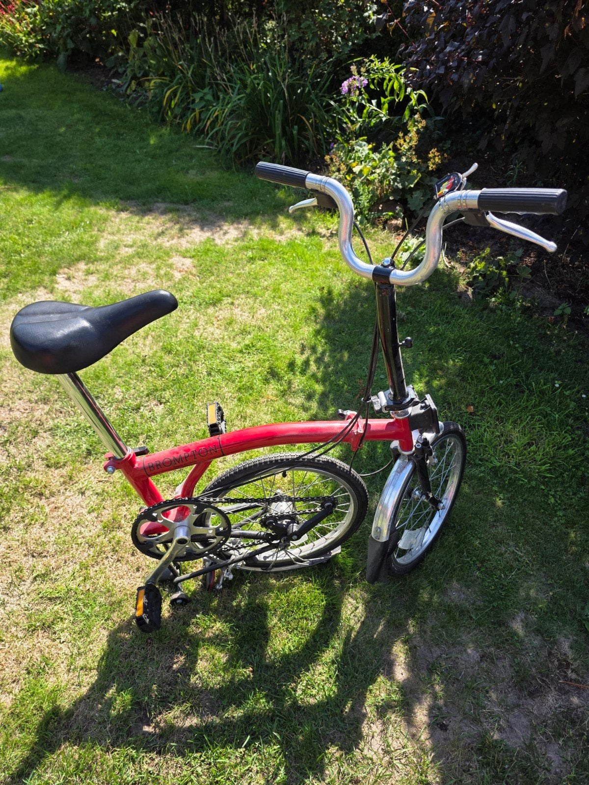 Brompton vouwfiets rood - in uitstekende staat, Ophalen, Brompton, Velgrem, 16 tot 18 inch