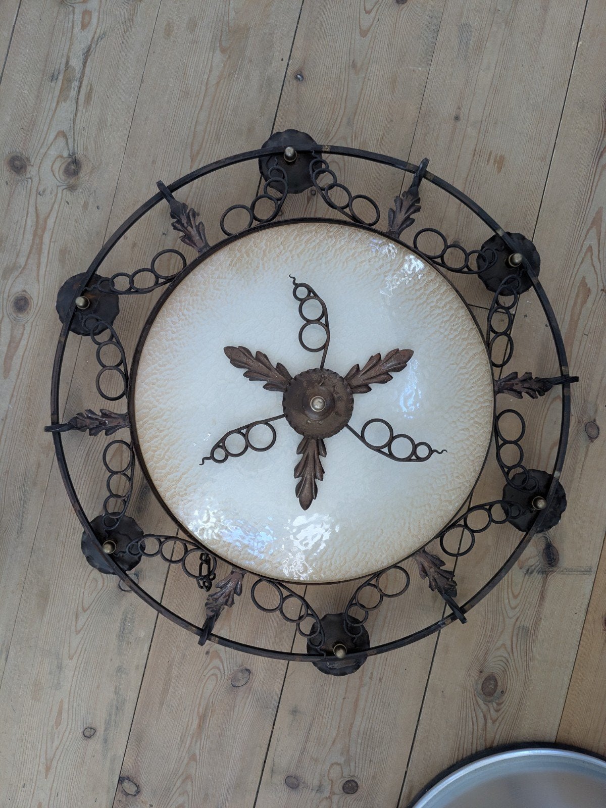 Vintage plafondlamp/hanglamp met smeedijzeren frame, Antiek en Kunst, Ophalen, Glas