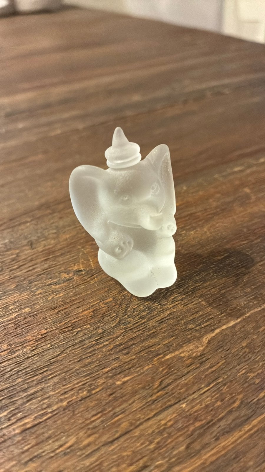 Glazen Dombo beeldje uit Disneyland Parijs, Ophalen of Verzenden, Bambi of Dumbo, Nieuw, Beeldje of Figuurtje