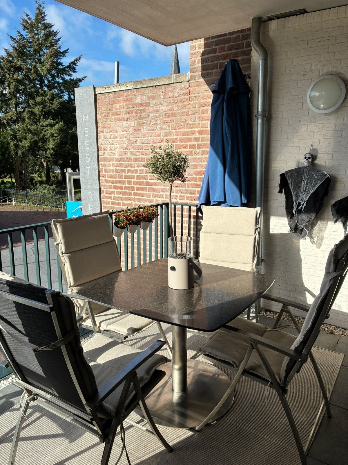 Tuinset met granieten tafel en 4 verstelbare stoelen

Tuinse, Ophalen, Gebruikt, Tuinset, Eettafel