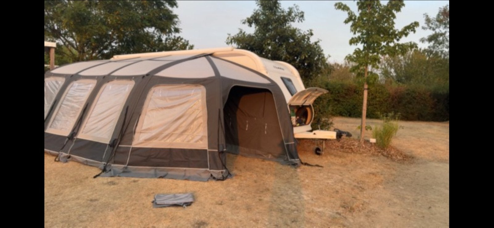 Dorema Magnum Air Force All Season Voortent met uitbouwen, Ophalen, Zo goed als nieuw, Tot en met 4