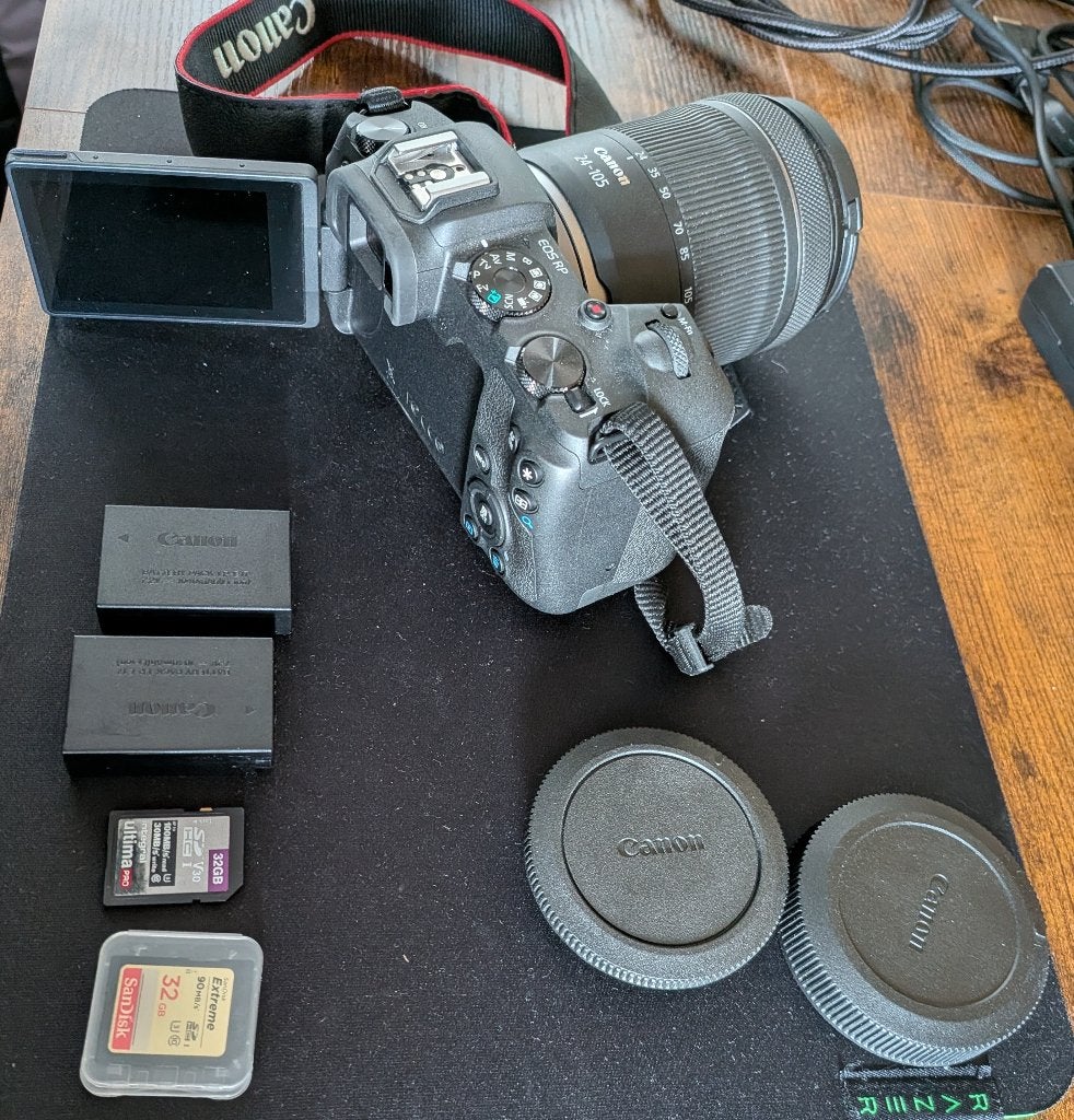 Canon EOS RP Full Frame + RF 24-105mm +  Limited Edition Bag
