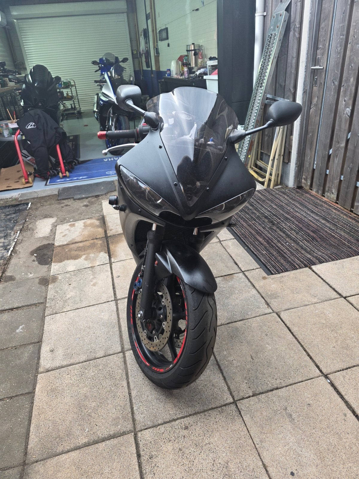 Yamaha Yzf R6 - Sportieve motorfiets met lage kilometerstand, Occasion, 4 cilinders, Super Sport, Particulier