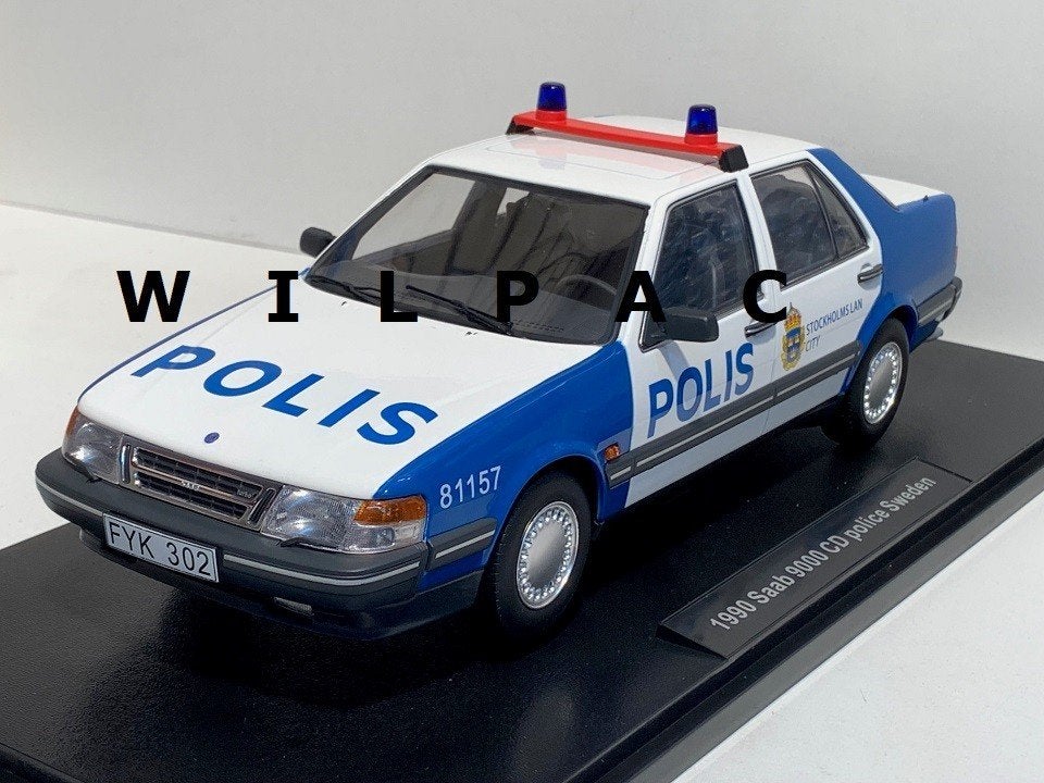 Saab 9000 CD. Polis / Zweedse politie schaal 1:18. Triple 9., Hobby en Vrije tijd, Modelauto's | 1:18, Ophalen of Verzenden, Nieuw