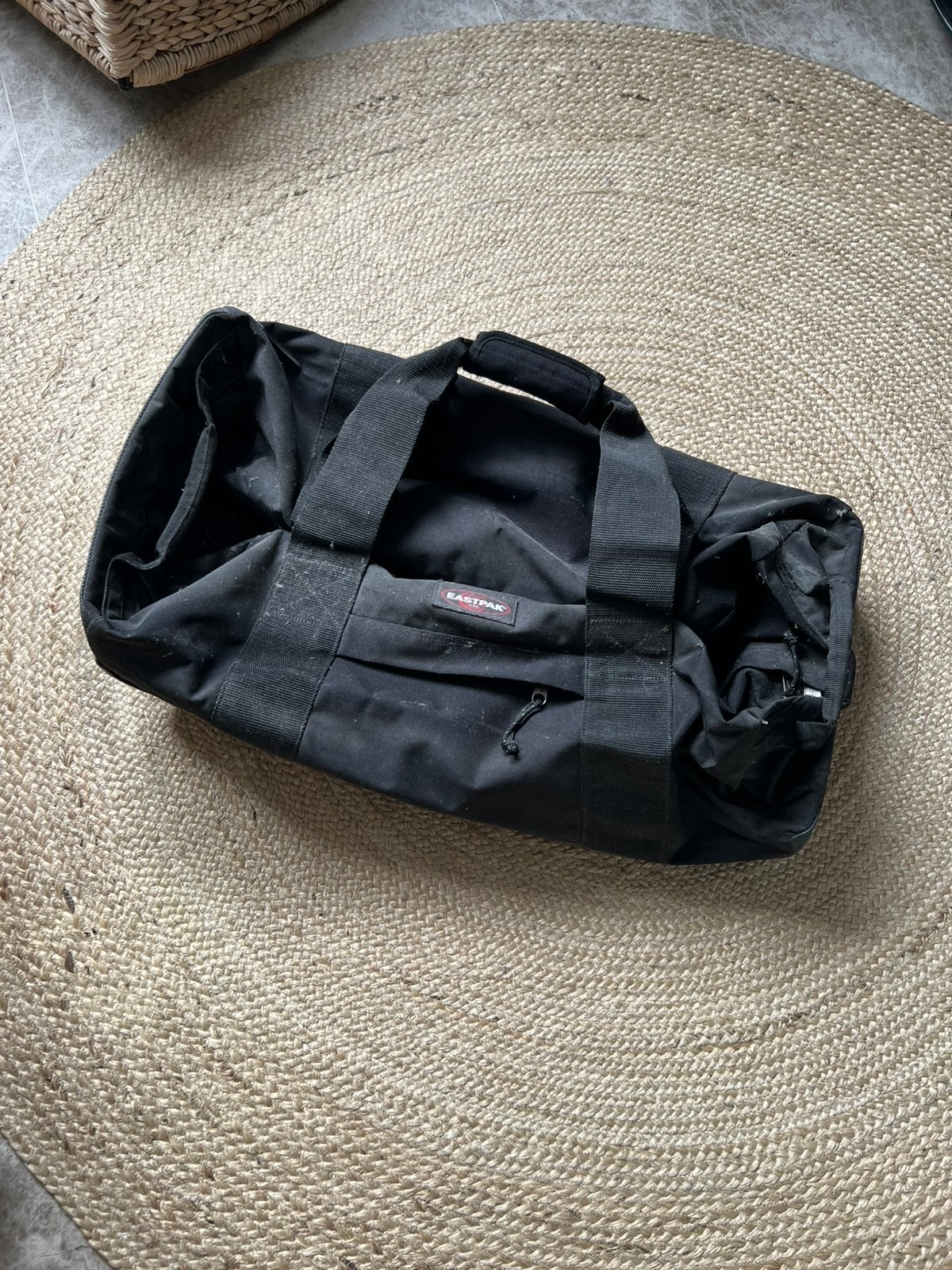 Reistas met wieltjes Eastpack, Zwart, Ophalen of Verzenden, Zo goed als nieuw, Wieltjes