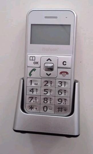 Profoon PM-575T Seniorentelefoon met Oplaadstation, Geen camera, Ophalen of Verzenden, Zo goed als nieuw, Klassiek of Candybar