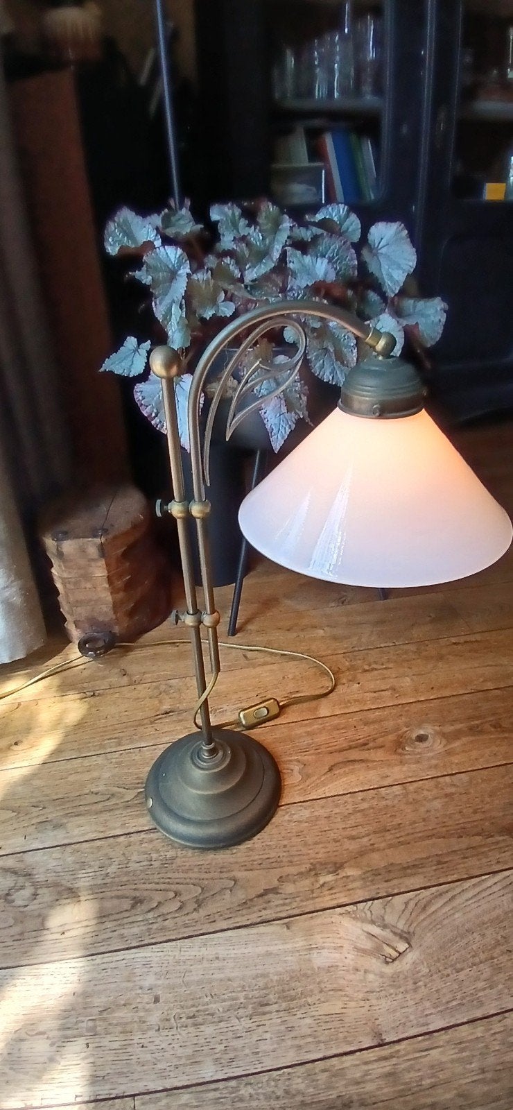 Steinhauer bureaulamp tafellamp messing wit glas, Ophalen of Verzenden