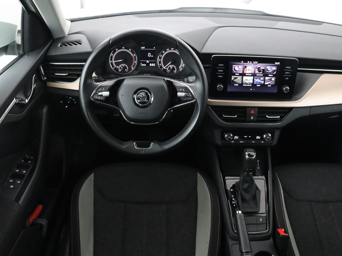Skoda Kamiq 1.0 TSI Style | Automaat | Carplay | Keyless | C, Auto's, Skoda, Gebruikt, Wit, Origineel Nederlands, 3 cilinders