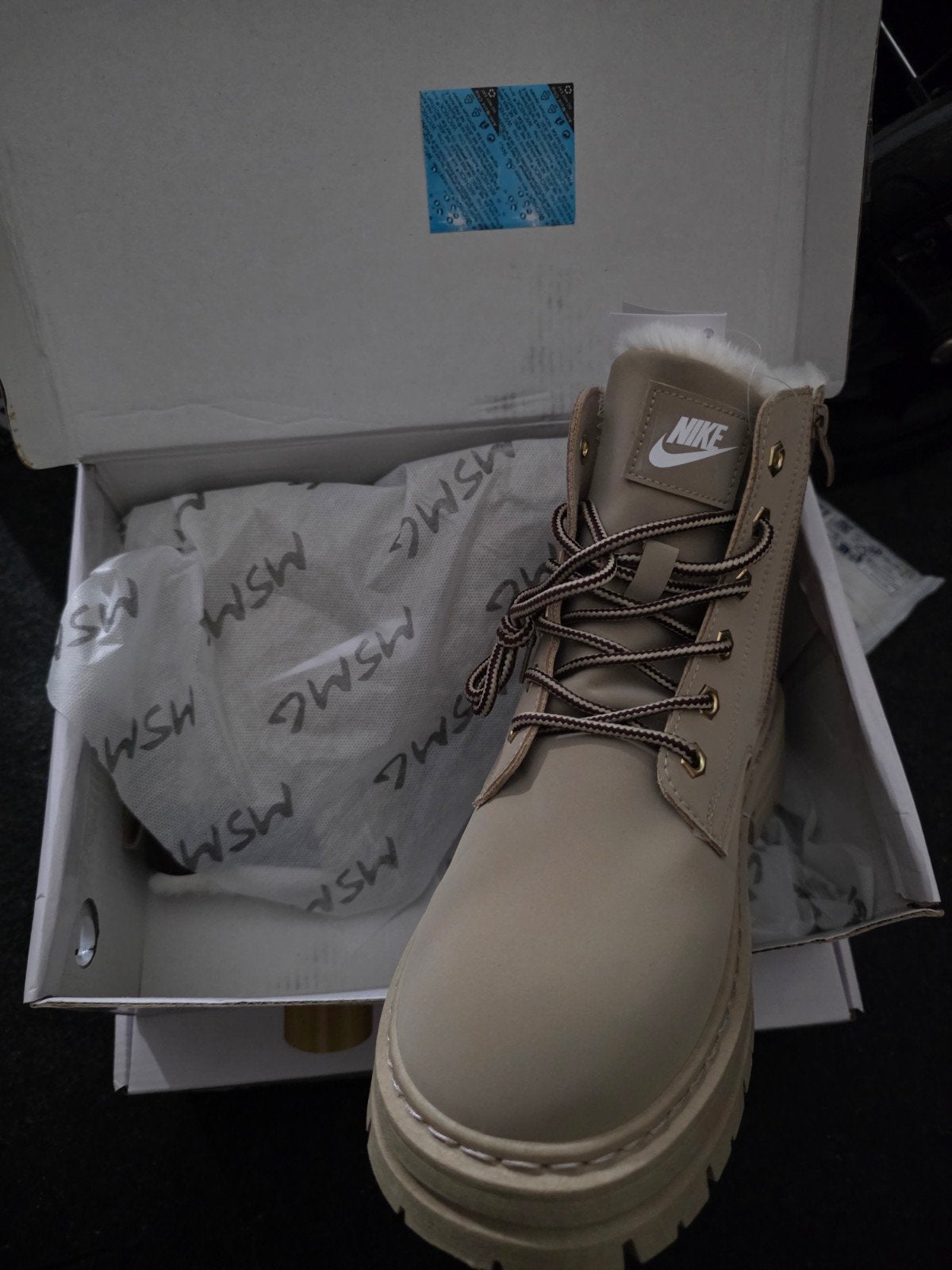 Schoenen Nieuw, Ophalen, Nieuw
